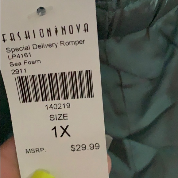 Satin romper - Picture 5 of 6